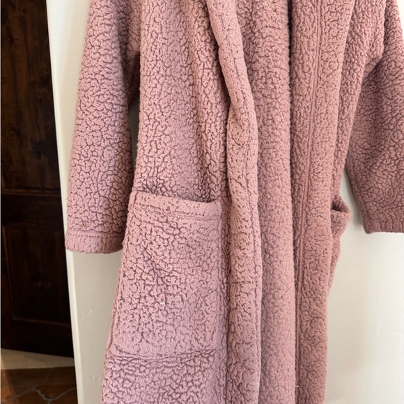 Pottery Barn Teen Sherpa Hooded Robe XS/S | Cozy Plush Teddy Lounge Pink - Picture 2 of 7